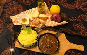 インド風カレーとターメリックライス